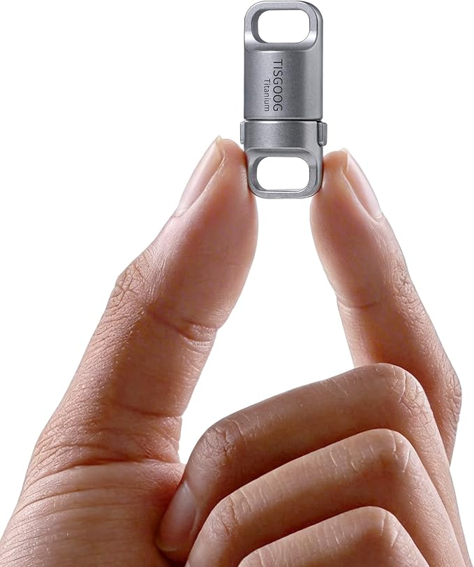 Titanium Quick Release Keychain, Strong Magnetic Keychain for Car Keys, 360 ° Rotatable, Safely Lock, Rust-Proof