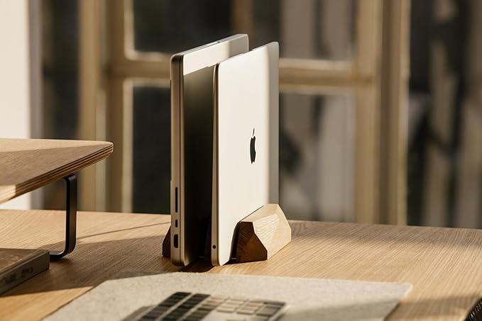 Oakywood Dual Laptop Dock, Vertical Laptop Stand Wood, Laptop Stand for Desk, Desk Organizer, Vertical Laptop Holder, Compatible with All MacBook Pro Air iPad, for 2 Device ??7,1x4,5x1,6?? Oak