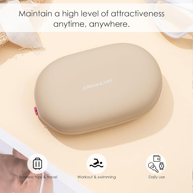 Travistar Silicone Travel Makeup Bag - Medium Toiletry Bag Portable Cosmetic Bag Waterproof Makeup Organizer Bag Small Make Up Pouch Womens Brush Holder Bag with Zipper Closure Green