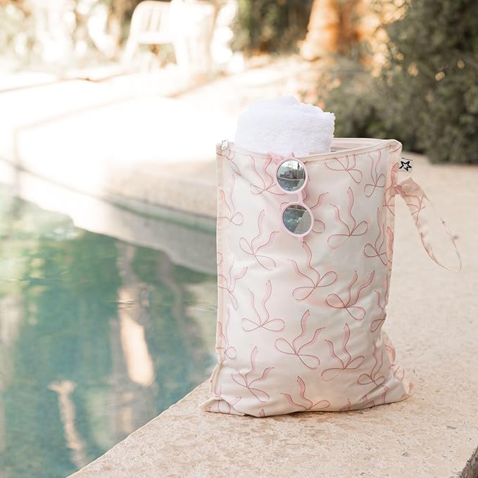 Tiny Twinkle Mess Proof Wet Bags | 2-Pack Reusable Waterproof Wet Bags for Swimsuits | Baby Clothes | Travel & Diaper Bag (Bows,Toile)