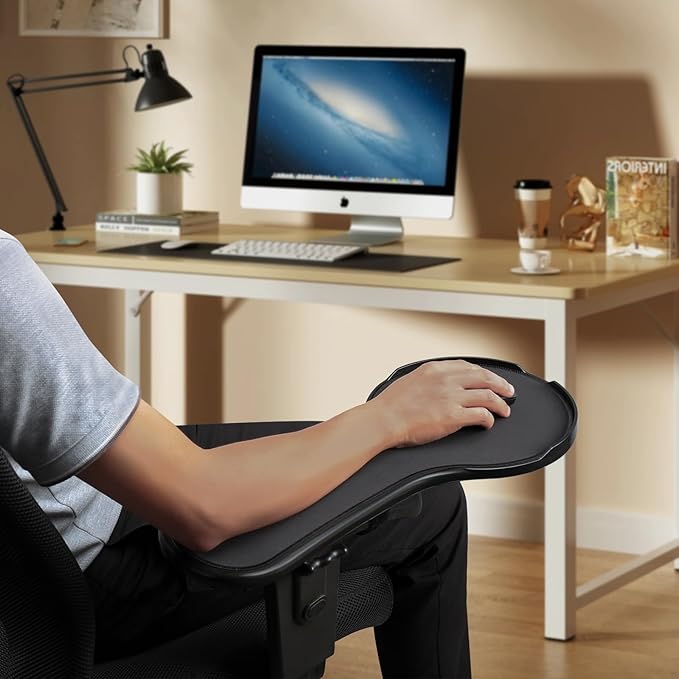 Ergonomic Adjustable Arm Rest Mouse pad for Chair, Mouse Extension Platform Tray with Mouse Baffle to Prevent Falling, Attaches to Chair, Black (Black（YYLL8326）)