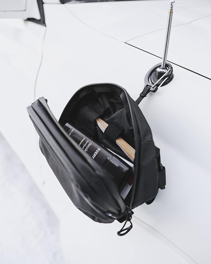 WANDRD Toiletry Bag, Medium - Makeup Organizer and Travel Bag for Travel Essentials