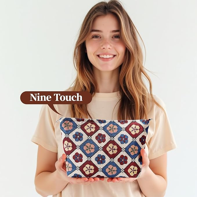 itgowisa Vintage Floral Cosmetic Bag for Women, Makeup Pouch for Purse, Elegant Toiletry Organizer for Mature Ladies & Moms, Classic Pattern, Small Travel Zipper Bag