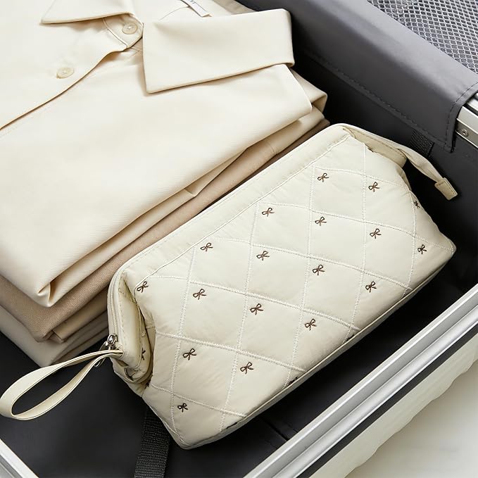 Stratalife Quilted Hair Tools Travel Bag with Polishing Cloth Compatible with Dyson Airwrap Shark Flex Style, Portable Toiletry Bag Hair Dryer Curling Iron Carrying Case Travel Essentials Beige Bow