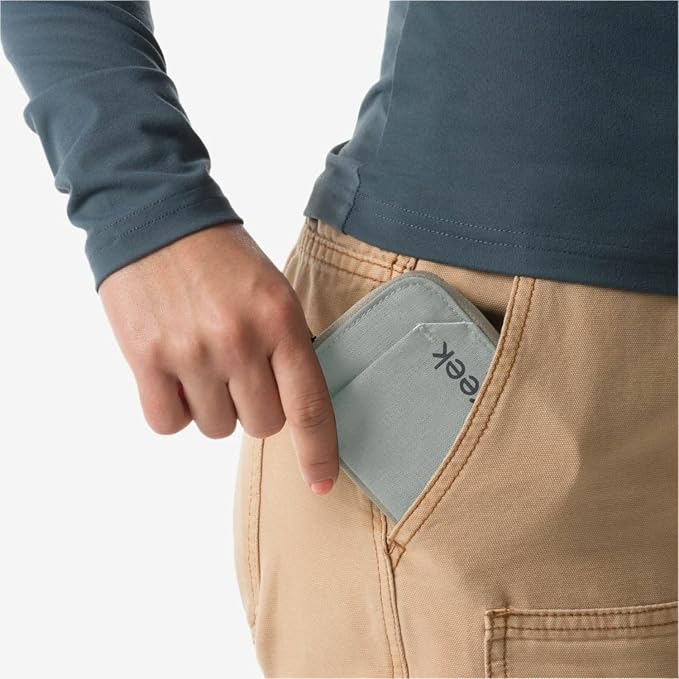 Eagle Creek Stash RFID Wallet – Slim Travel Wallet with RFID Blocking – Secure Passport, Cards & Cash – Lightweight, Water-Resistant Nylon – Zipper Closure – Unisex Design - Storm Grey