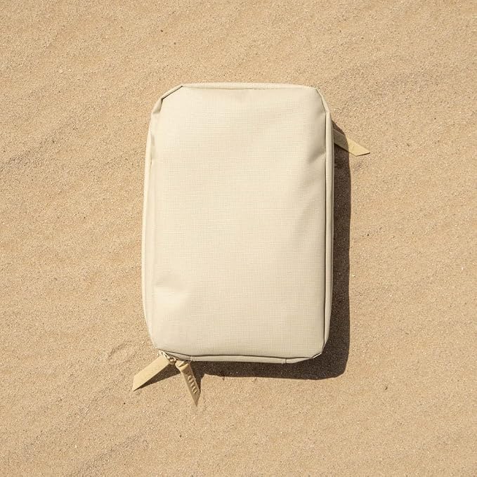 Gravel Hanging Toiletry Bag – Water-Resistant Dopp Kit for Men & Women (Sand, Slim)