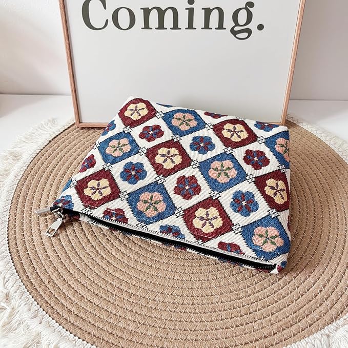 itgowisa Vintage Floral Cosmetic Bag for Women, Makeup Pouch for Purse, Elegant Toiletry Organizer for Mature Ladies & Moms, Classic Pattern, Small Travel Zipper Bag