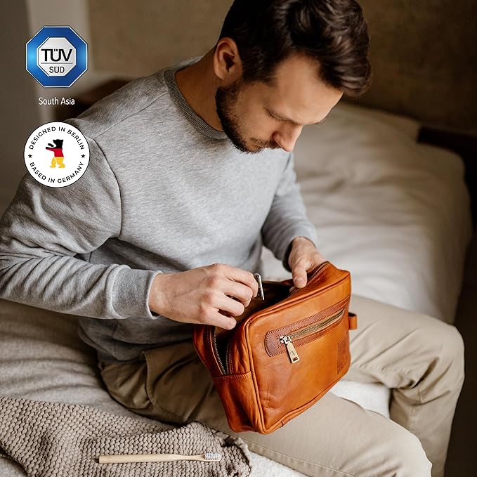 BERLINER BAGS Vintage Genuine Leather Toiletry Bag Paul, Large Capacity Cosmetics Bag for Men and Women for Travel - Brown (1 Compartment)