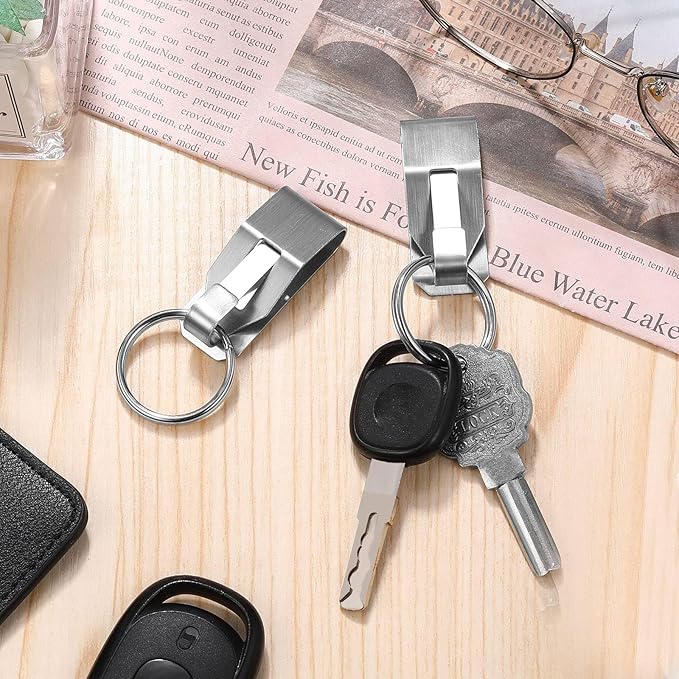 Moxweyeni 4 Pieces Belt Key Clip Key Holder Security Metal Keychain Clip Ring for Men Home Office Supplies(Silver)