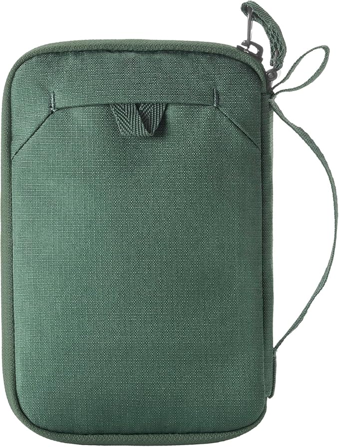 Eagle Creek Stash RFID Passport Wallet – Slim Travel Organizer with RFID Blocking – Secure Storage for Passport, Cards & Cash – Lightweight & Water-Resistant – Unisex – Grass Green