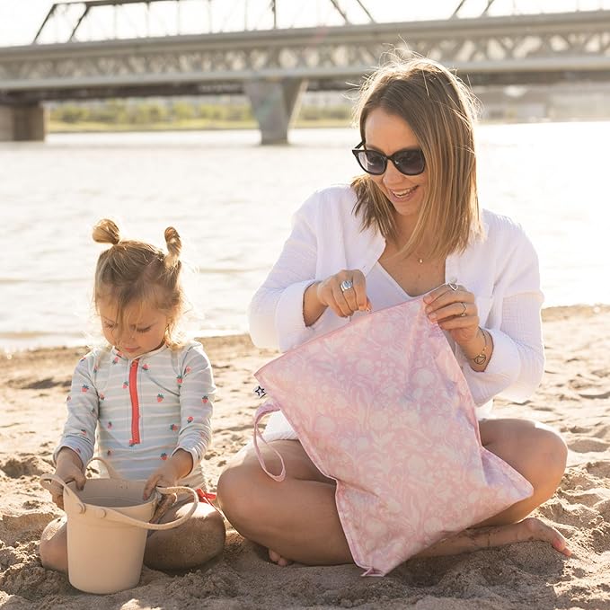 Tiny Twinkle Mess Proof Wet Bags | 2-Pack Reusable Waterproof Wet Bags for Swimsuits | Baby Clothes | Travel & Diaper Bag (Bows,Toile)