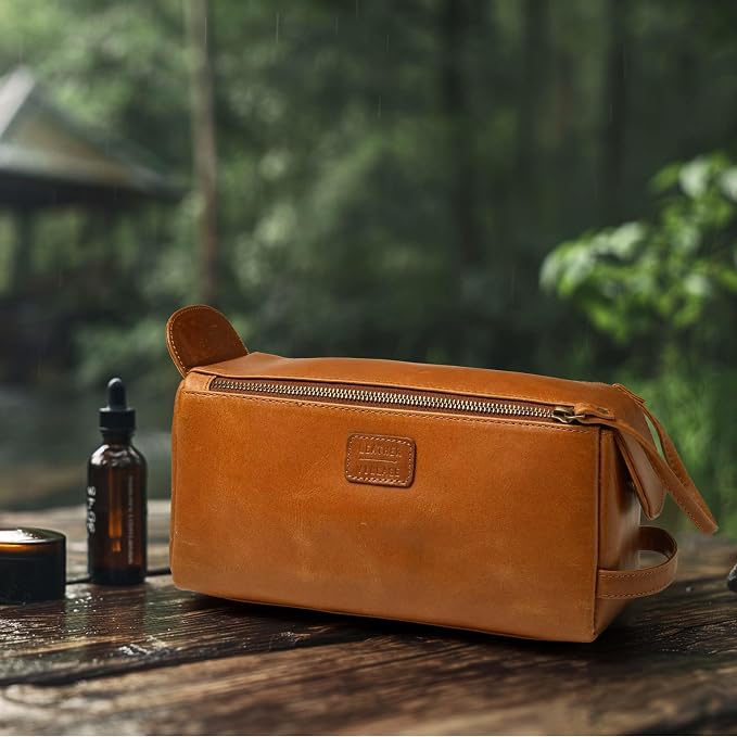 LEATHER VILLAGE Genuine Leather Travel Toiletry Bag - Water-Resistant Dopp Kit for Toiletries, Large Shaving Bag & Bathroom Organizer - Gift for Men & Women - Tan Brown