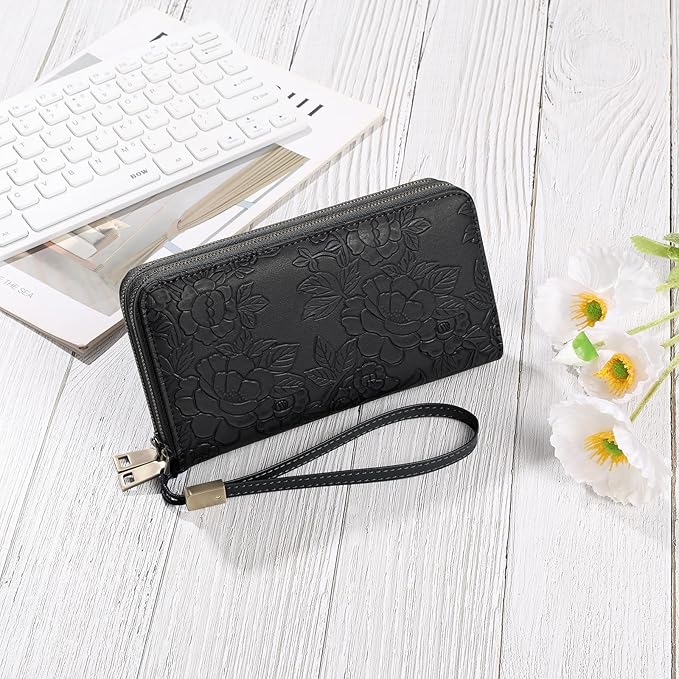 GAEKEAO Wallet for Women Clutch RFID Blocking Wristlet Leather Purse Large Capacity Credit Card Holder with Grip Hand Strap