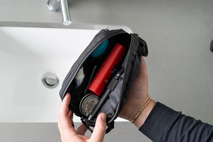 WANDRD Toiletry Bag, Medium - Makeup Organizer and Travel Bag for Travel Essentials