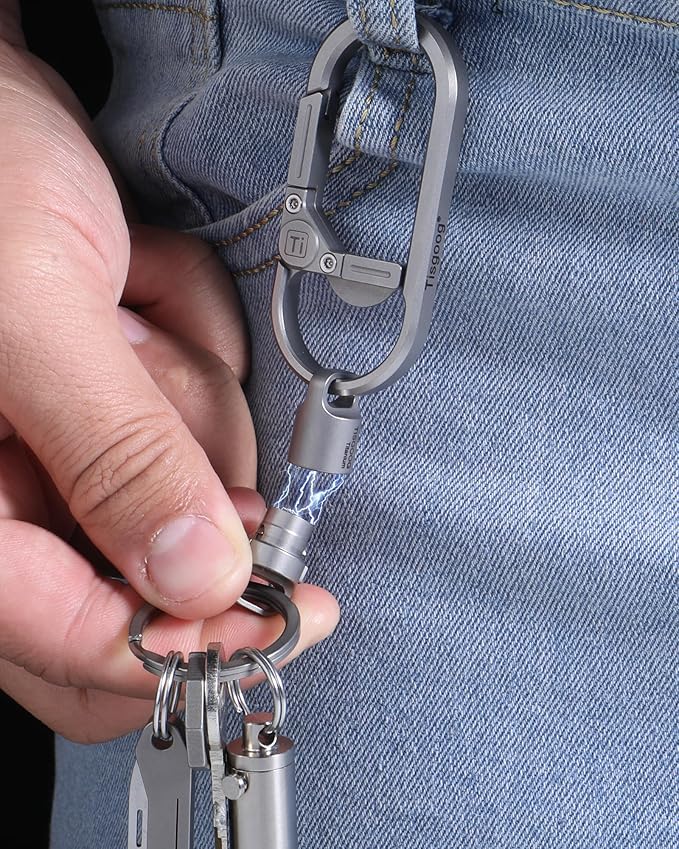 Titanium Quick Release Keychain, Strong Magnetic Keychain for Car Keys, 360 ° Rotatable, Safely Lock, Rust-Proof
